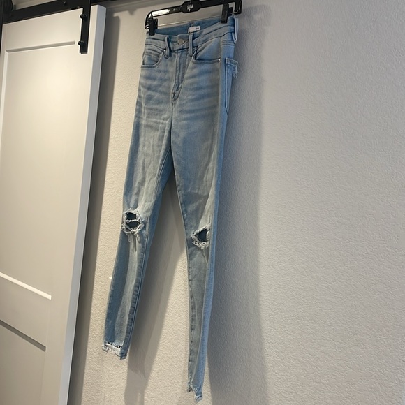Good American light wash skinny jeans size 26. Very comfortable and stretchy. - Picture 5 of 8